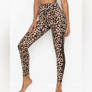 Women’s NWT Victorias Secret Flow On Point Lace Up Legging Classic Leopard